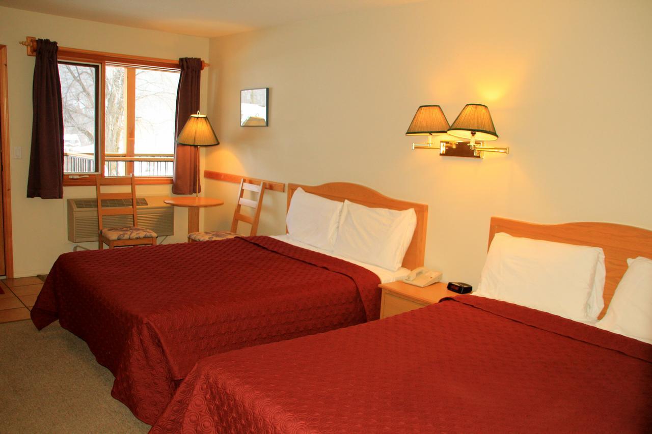 Cariboo Lodge Clinton Exterior foto